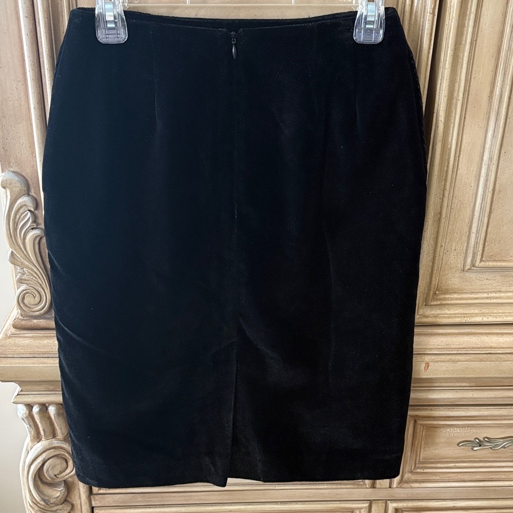 NWOT Liz Claiborne Classic Black Pencil Skirt 64% cotton